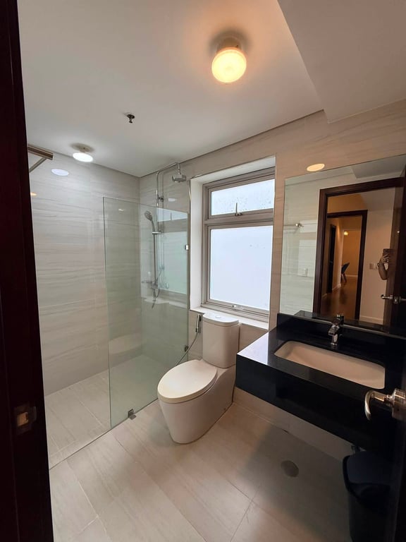 Three Bedroom Living at the Center of High Street BGC — Taguig photo 9