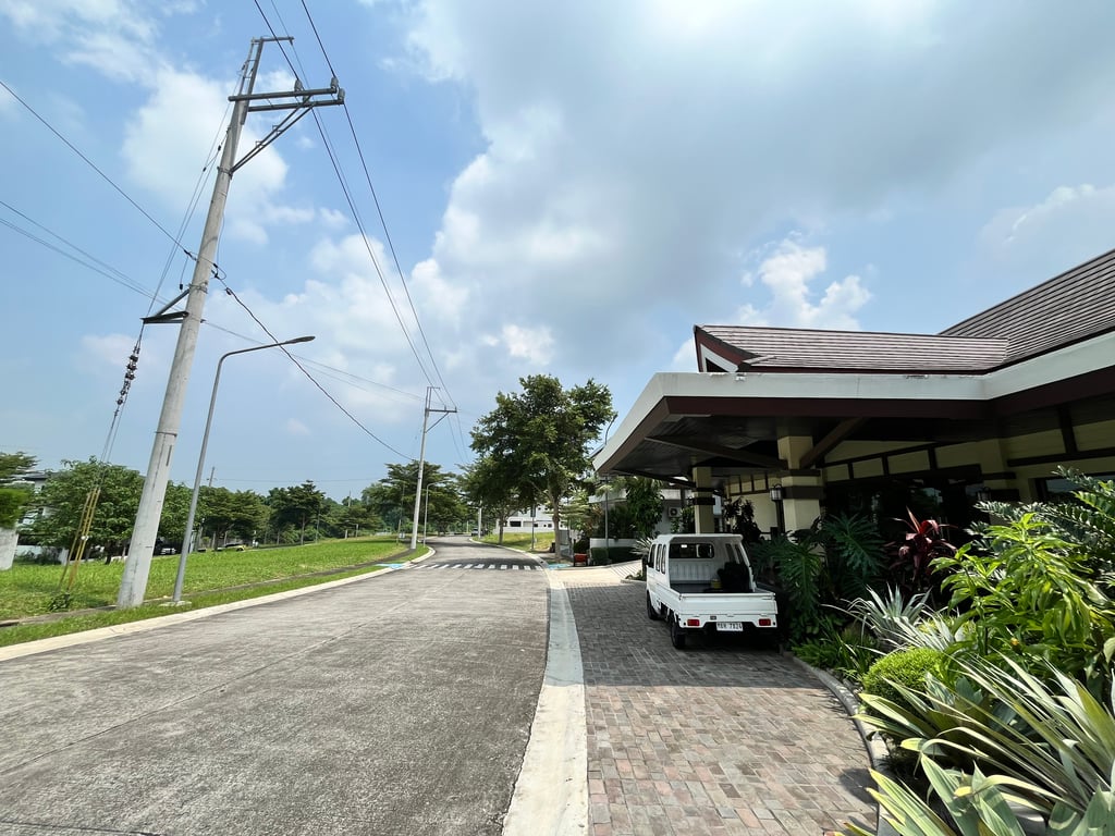 Prime 345 sqm Corner Lot for Sale in Racha Mansions, South Forbes (Near Nuvali) — Silang photo 10