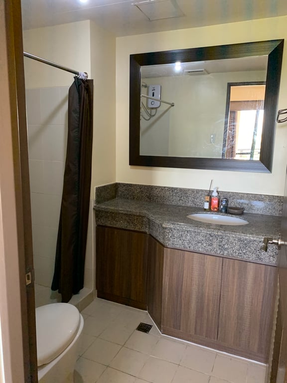 Most Desired 3BR Corner Unit for Sale in Levina Place Pasig with Parking — Pasig photo 8