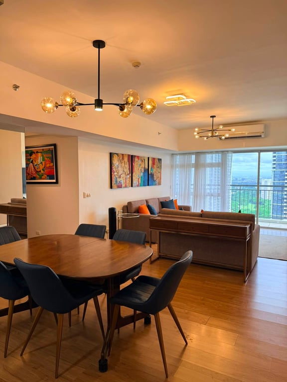 Three Bedroom Living at the Center of High Street BGC — Taguig photo 2