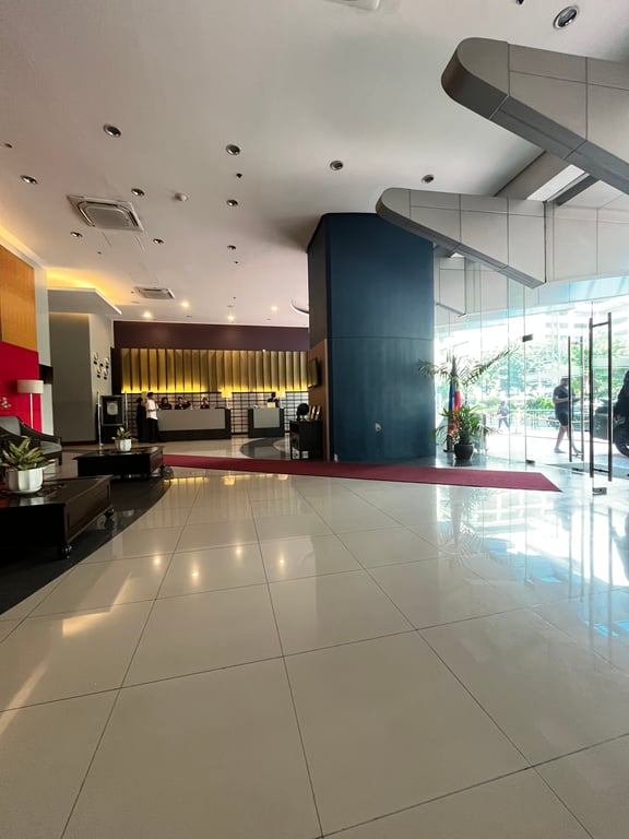 Spacious 56sqm 1BR with Balcony & Parking at Malayan Plaza, Ortigas — Pasig photo 10