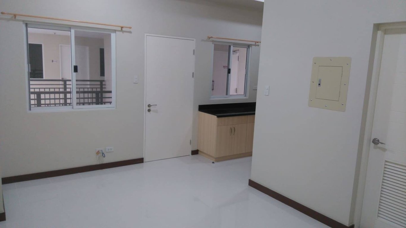 Premium 2BR Penthouse Condo for Sale in Sheridan Towers Facing BGC Skyline | DMCI Homes — Pasig photo 2