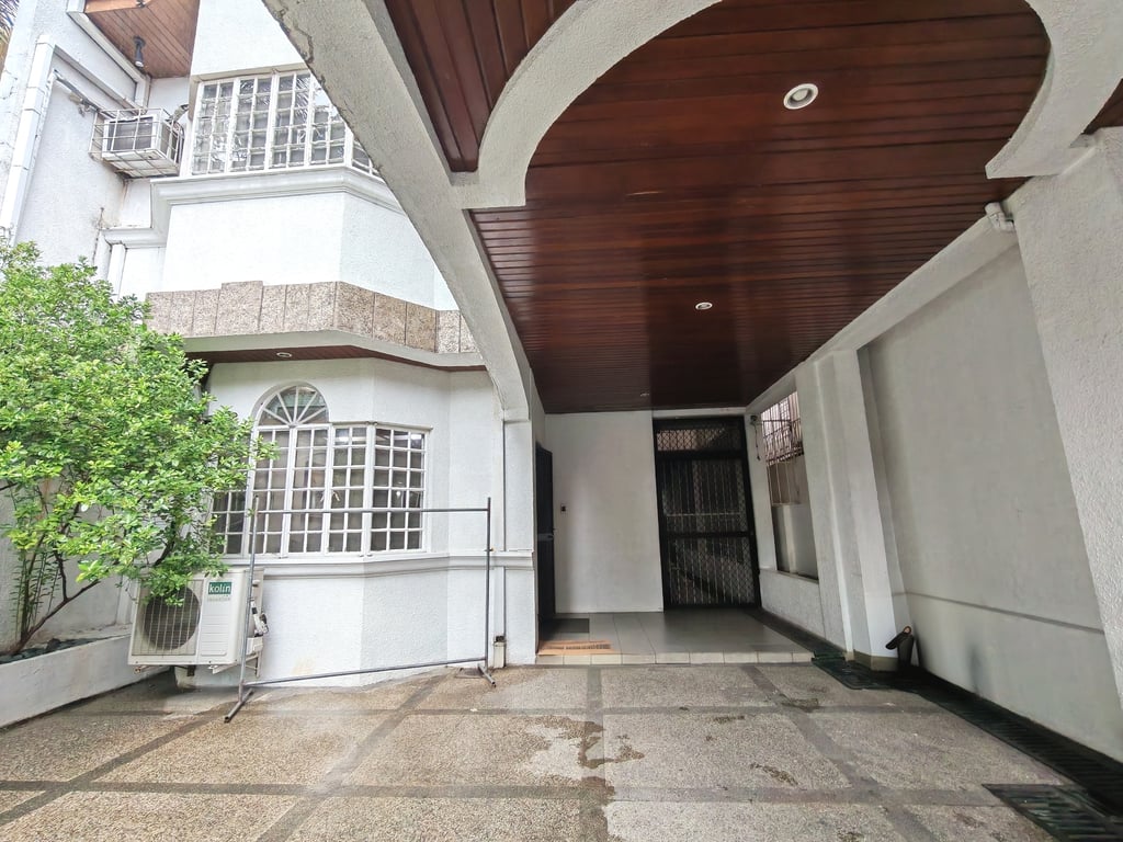 3BR House for Sale in Tandang Sora QC