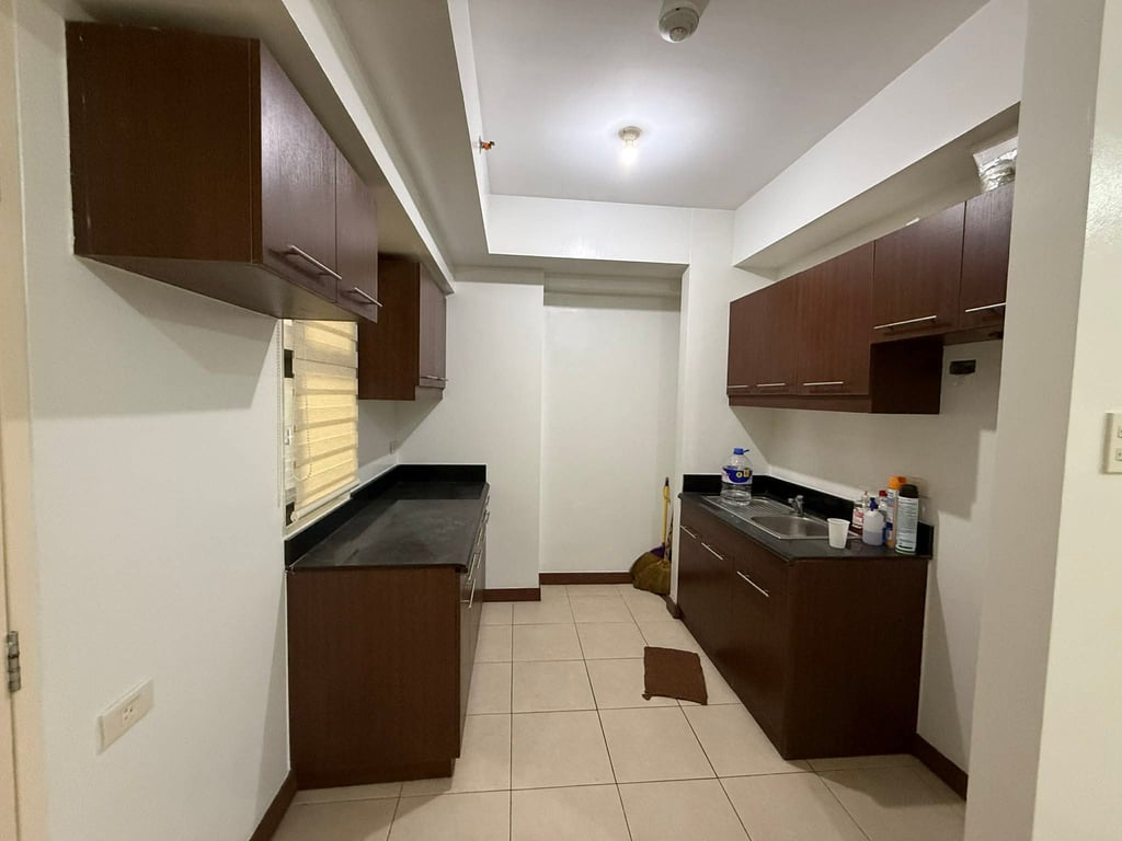 2BR Condo Flair Towers South Tower Mandaluyong DMCI Homes — Mandaluyong photo 4
