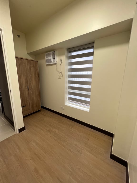 Atirum 2 Bedroom Corner End Unit with Skylight Brixton Place Kapitolyo Pasig DMCI Homes — Pasig photo 6