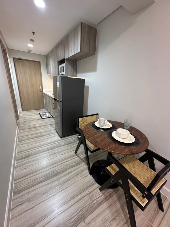 Fresh and Airy Residence with the Metro's Conveniences for the Digital Nomads — Pasig photo 2