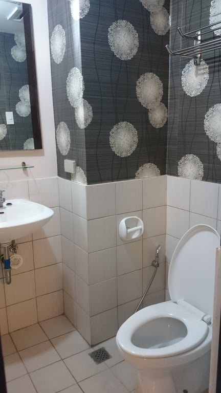 2BR Condo with Parking in Riverfront Residences Pasig | DMCI Homes | Murray Building — Pasig photo 8