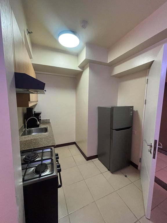 2BR Corner Atrium Unit for Sale in Brixton Place Kapitolyo Pasig near BGC - DMCI Homes — Pasig photo 7