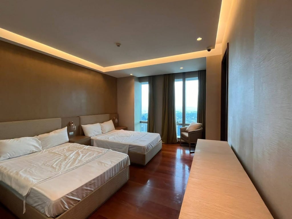 Live on top of the world in one of the biggest and most luxurious units in BGC — Taguig photo 8