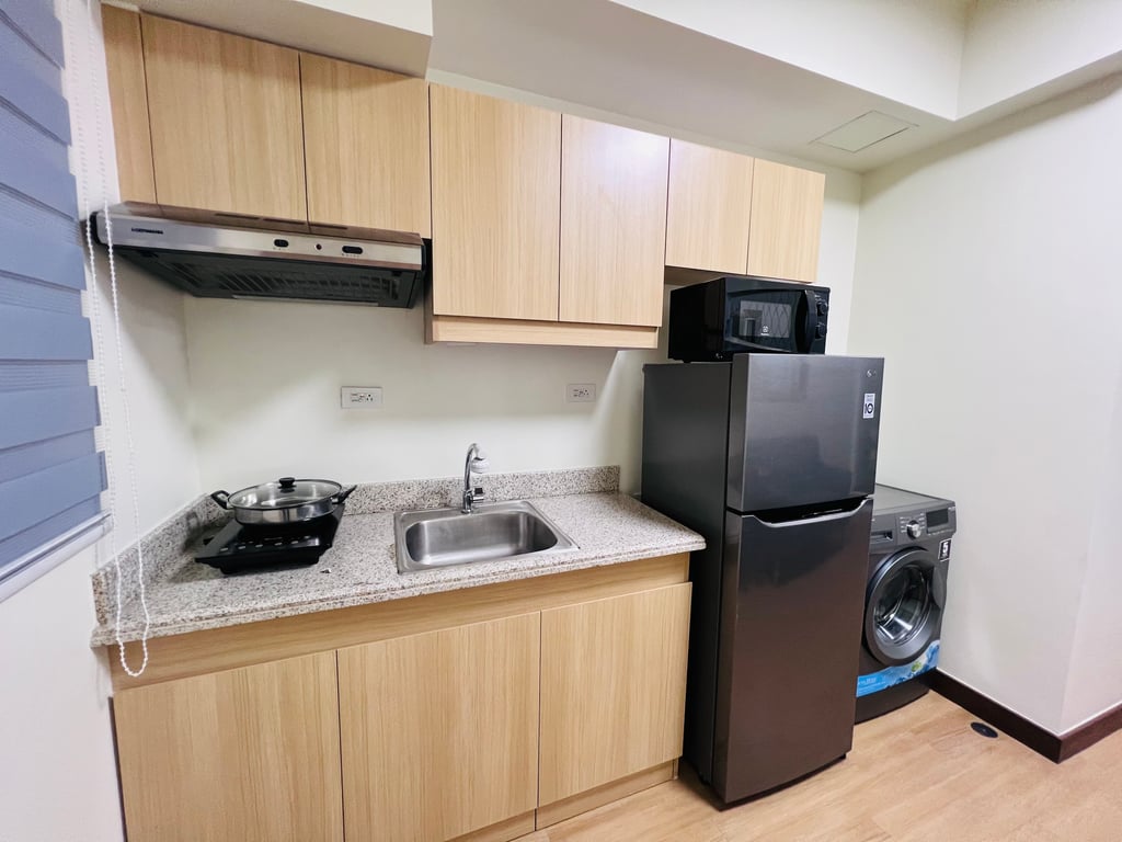 1BR Brixton Place Furnished Condominium DMCI Home Kapitolyo Pasig photo 2