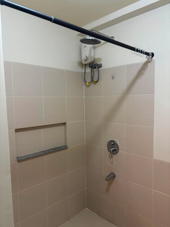 2BR Corner Atrium Unit for Sale in Brixton Place Kapitolyo Pasig near BGC - DMCI Homes — Pasig photo 9