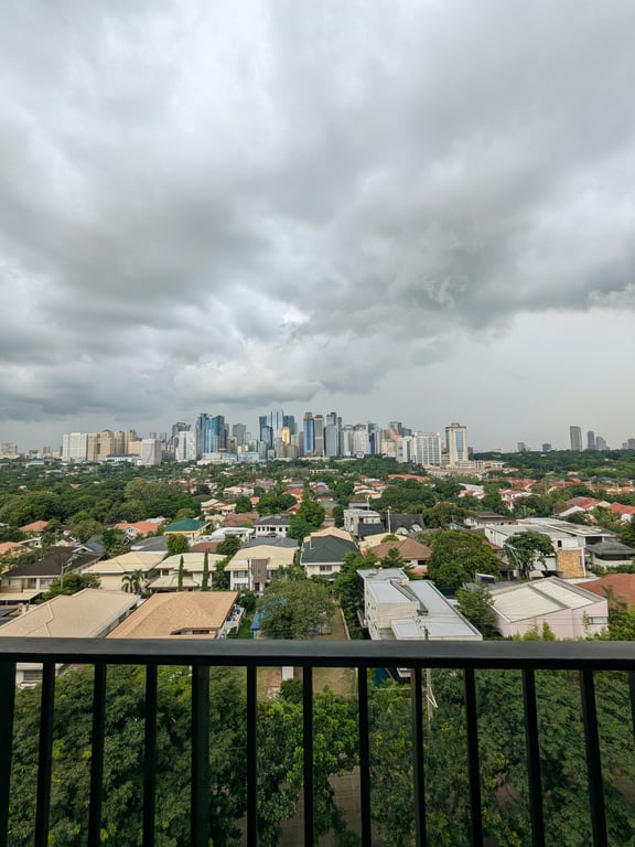 Low Floor and Airy Residence with the Metro's Conveniences for the College Medicine and Interior Design Students — Pasig photo 7