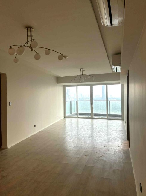 Luxury Resort-inspired Sanctuary in the City facing Verdant Vistas of Wack Wack Golf and Country Club — Mandaluyong photo 4