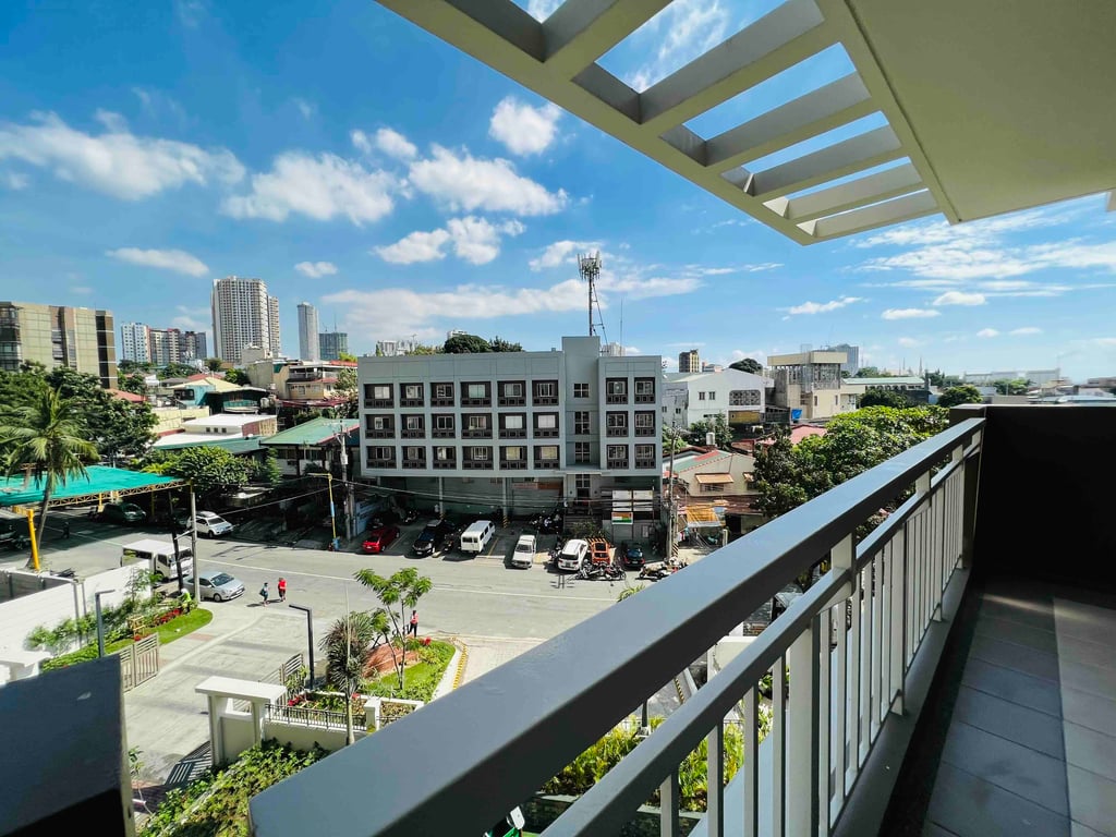 3BR Corner End Unit for Sale in Brixton Place Pasig – Brent Tower (Amenity View) — Pasig photo 2