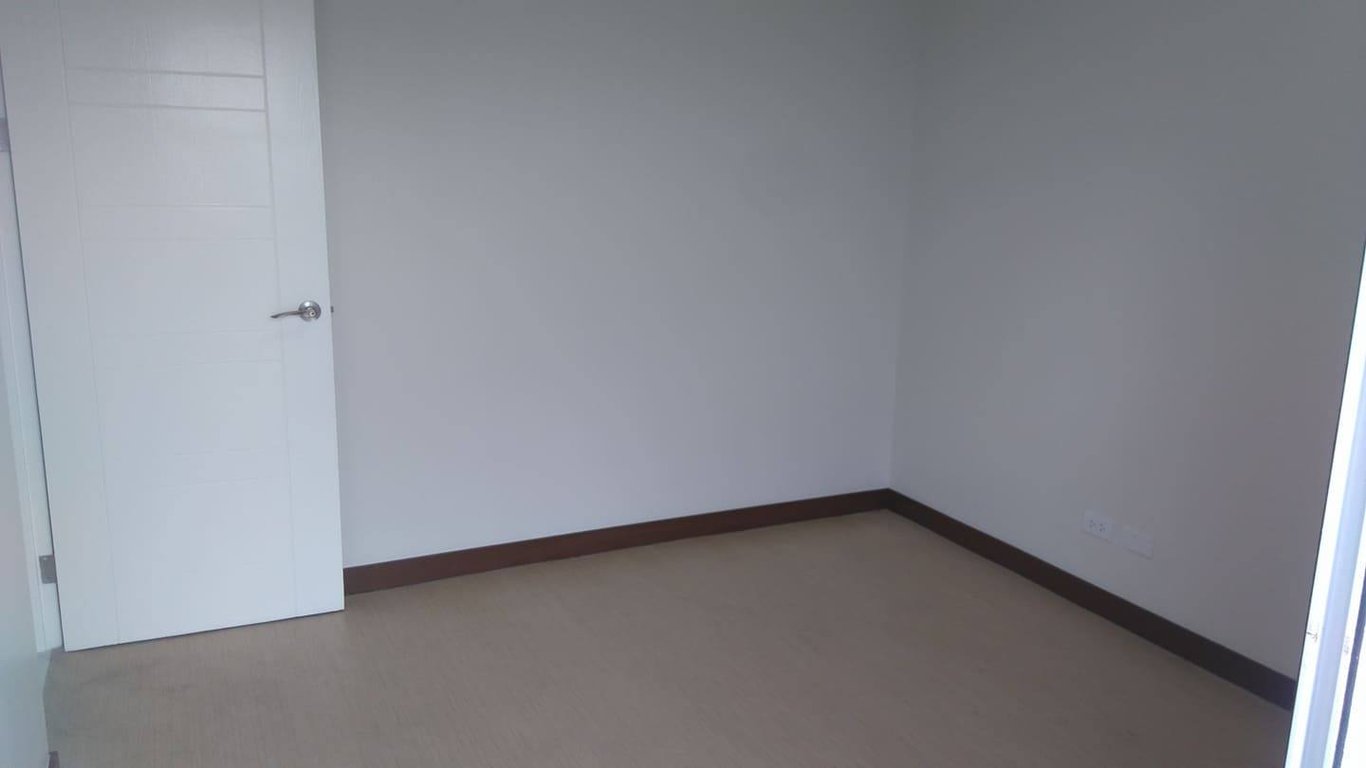 Premium 2BR Penthouse Condo for Sale in Sheridan Towers Facing BGC Skyline | DMCI Homes — Pasig photo 8