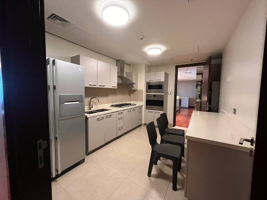Live on top of the world in one of the biggest and most luxurious units in BGC — Taguig photo 4