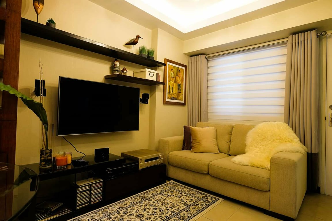 2BR Semi-Furnished Condo for resale — Mandaluyong photo 3