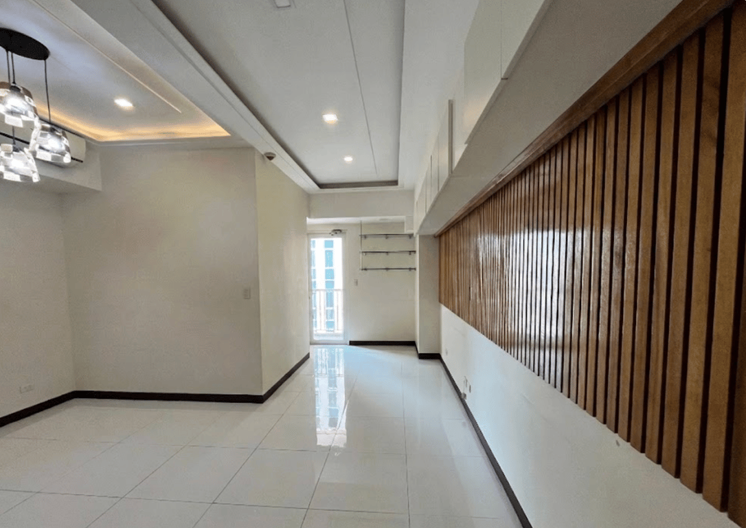 Studio Converted to 1-BR with Balcony | Venice Luxury Residences, McKinley Hill — Taguig photo 7