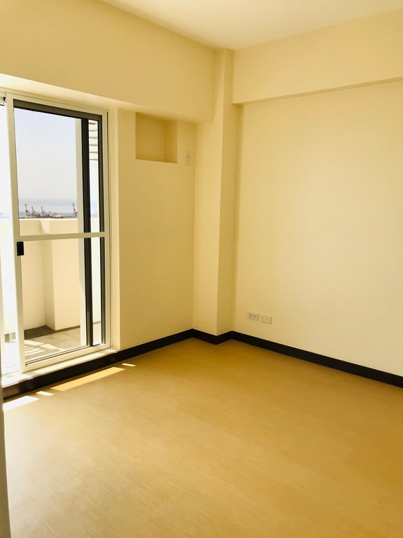 For Sale: Rare 2BR Atrium Condo for Sale in Torre de Manila Facing Rizal Park | DMCI Homes — Manila photo 5