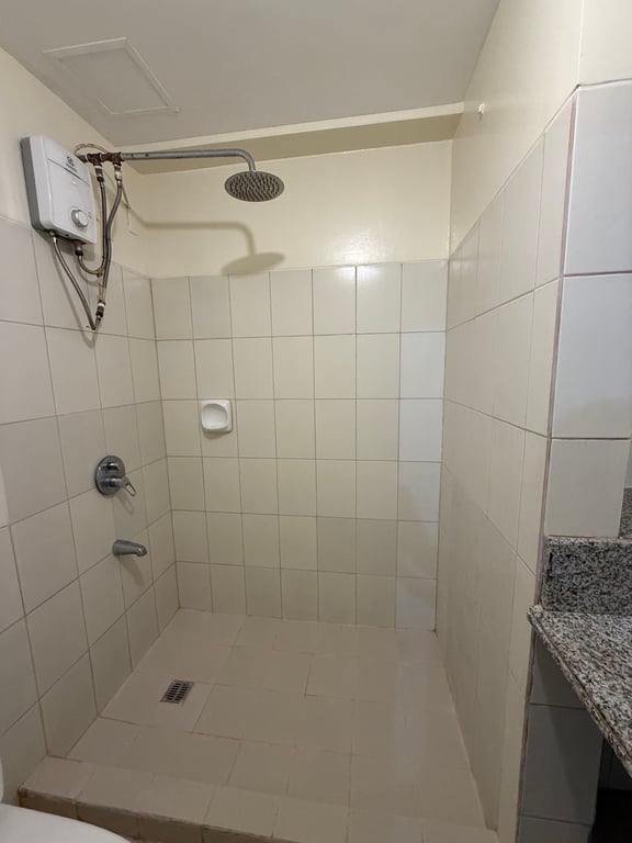 2BR Semi Furnished Torre de Mnila near Universities — Manila photo 8