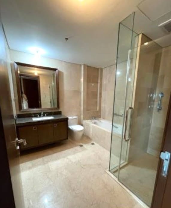 Live on top of the world in one of the biggest and most luxurious units in BGC — Taguig photo 9