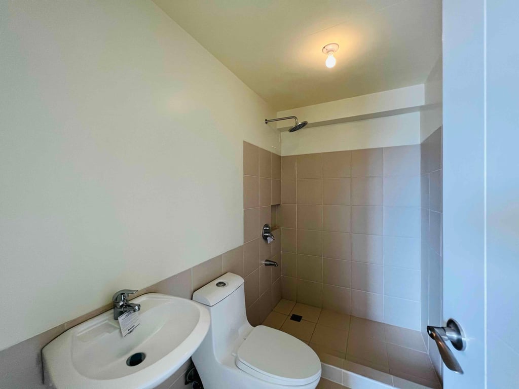 3BR Corner End Unit for Sale in Brixton Place Pasig – Brent Tower (Amenity View) — Pasig photo 10