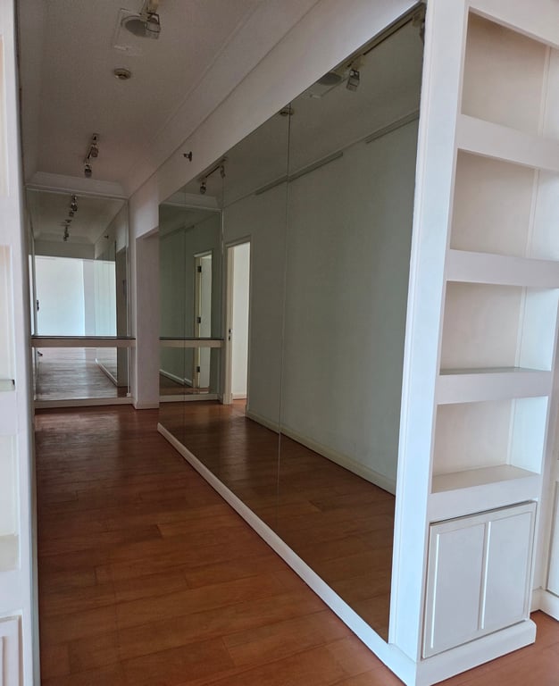 Own this Expansive Low Floor Unit Overlooking Manila Golf in One of the Most Exclusive Buildings in BGC — Taguig photo 6