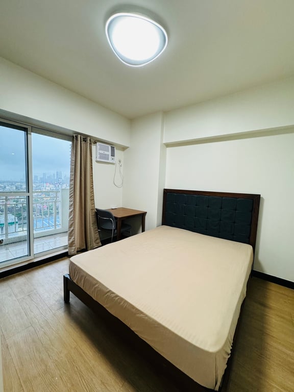 3BR Corner Atrium Condo for Sale Brixton Place Pasig Facing BGC | with Parking | DMCI Homes — Pasig photo 4