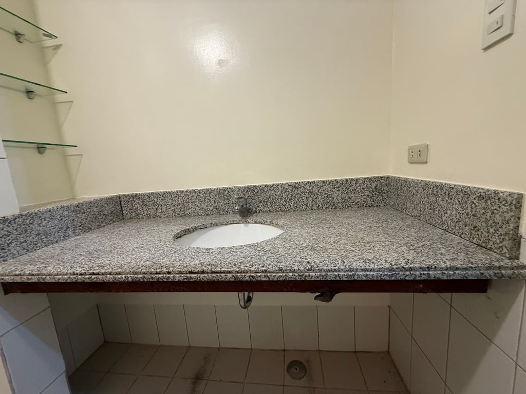 2BR Semi Furnished Torre de Mnila near Universities — Manila photo 5