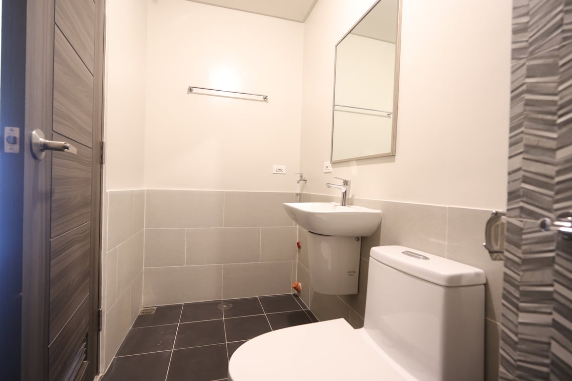 FOR LEASE: Brand-New, Semi-furnished Studio Unit at Cirrus Bridgetowne — Pasig photo 2