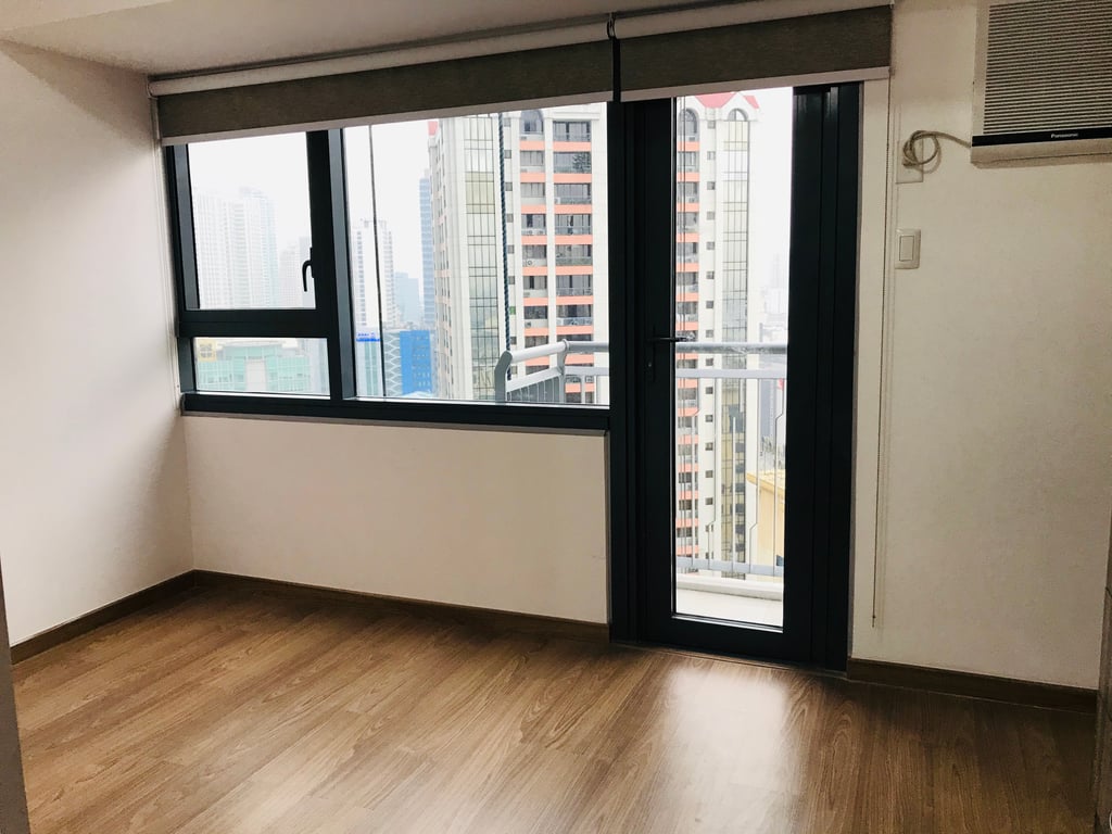 Prime 1-Bedroom For Sale at The Rise Makati – 29 sqm with Balcony |. Shang Properties — Makati photo 6