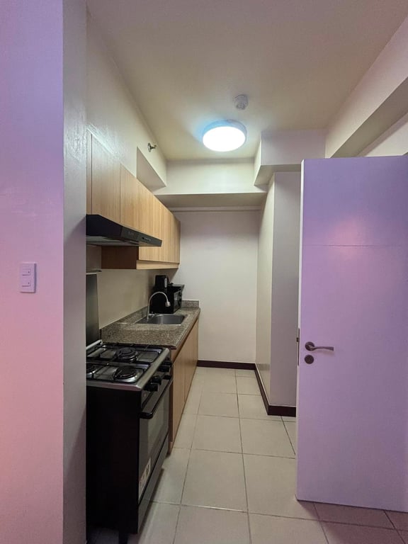 2BR Corner Atrium Unit for Sale in Brixton Place Kapitolyo Pasig near BGC - DMCI Homes — Pasig photo 6