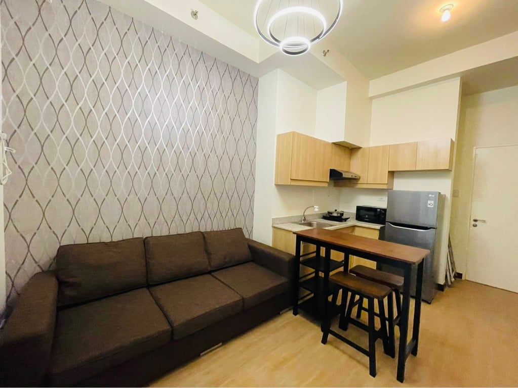 Spacious 1 Bedroom Penthouse Unit Brixton Place Weston Tower DMCI Homes Kapitolyo Pasig City — Pasig photo 2