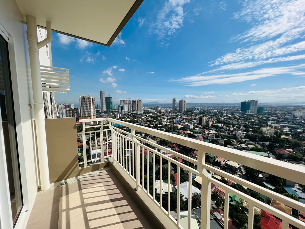 3 Bedroom Corner Unit with Panoramic view Brixton Place DMCI Homes Kapitolyo Pasig near BGC — Pasig photo 8