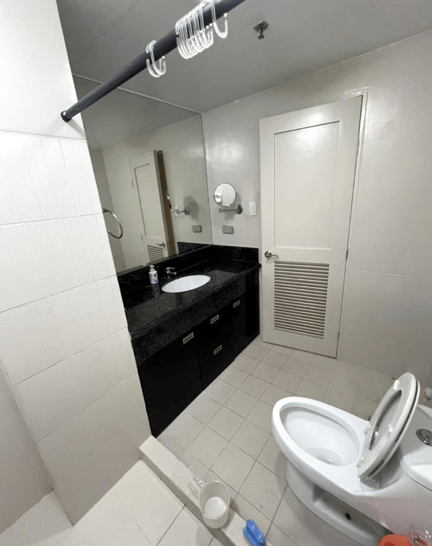 Best buy 2BR Condo in Mandaluyong with Elevated Open Air amenities — Mandaluyong photo 6