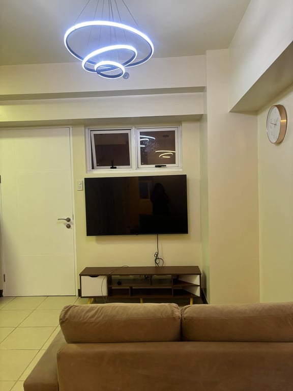 2BR Corner Atrium Unit for Sale in Brixton Place Kapitolyo Pasig near BGC - DMCI Homes — Pasig photo 3