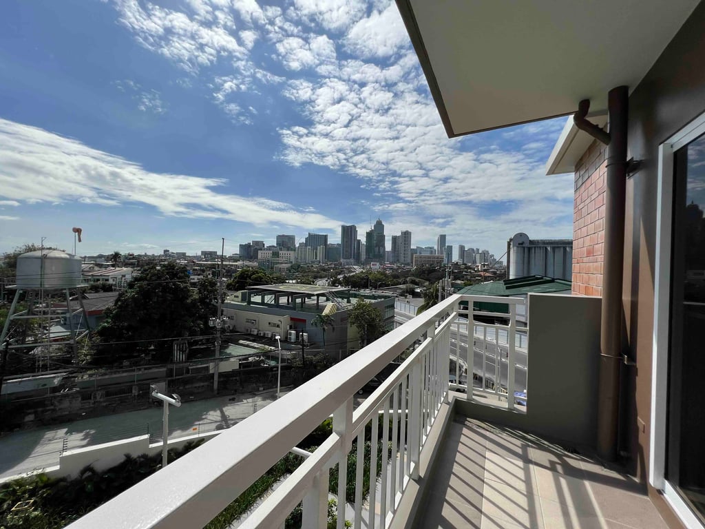 3BR Corner End Unit for Sale in Brixton Place Pasig – Brent Tower (Amenity View) — Pasig photo 4