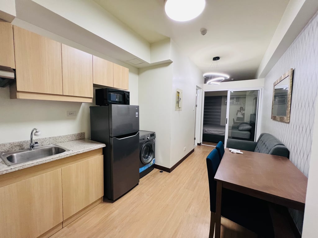 1BR Brixton Place Furnished Condominium DMCI Home Kapitolyo Pasig photo 7