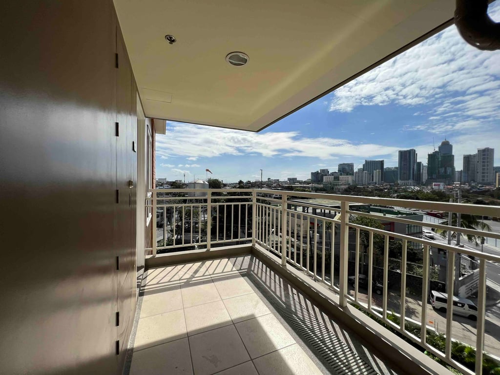 3BR Corner End Unit for Sale in Brixton Place Pasig – Brent Tower (Amenity View) — Pasig photo 3