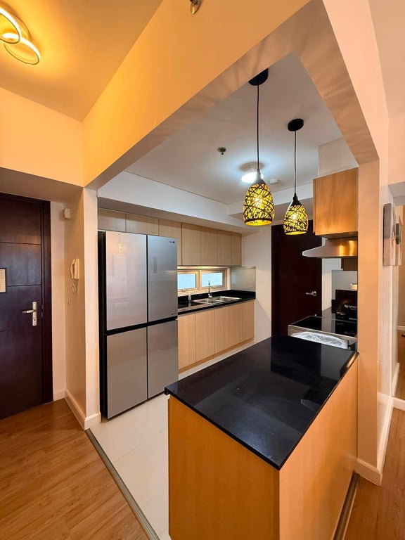 Three Bedroom Living at the Center of High Street BGC — Taguig photo 5