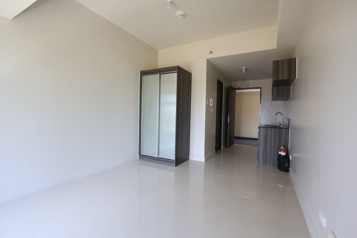 FOR LEASE: Brand-New, Semi-furnished Studio Unit at Cirrus Bridgetowne — Pasig photo 4