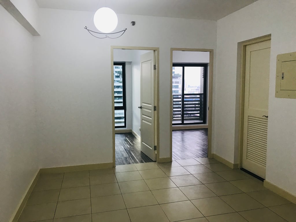 2BR Flair Towers for Sale with Balcony DMCI Homes Mandaluyong — Mandaluyong photo 2