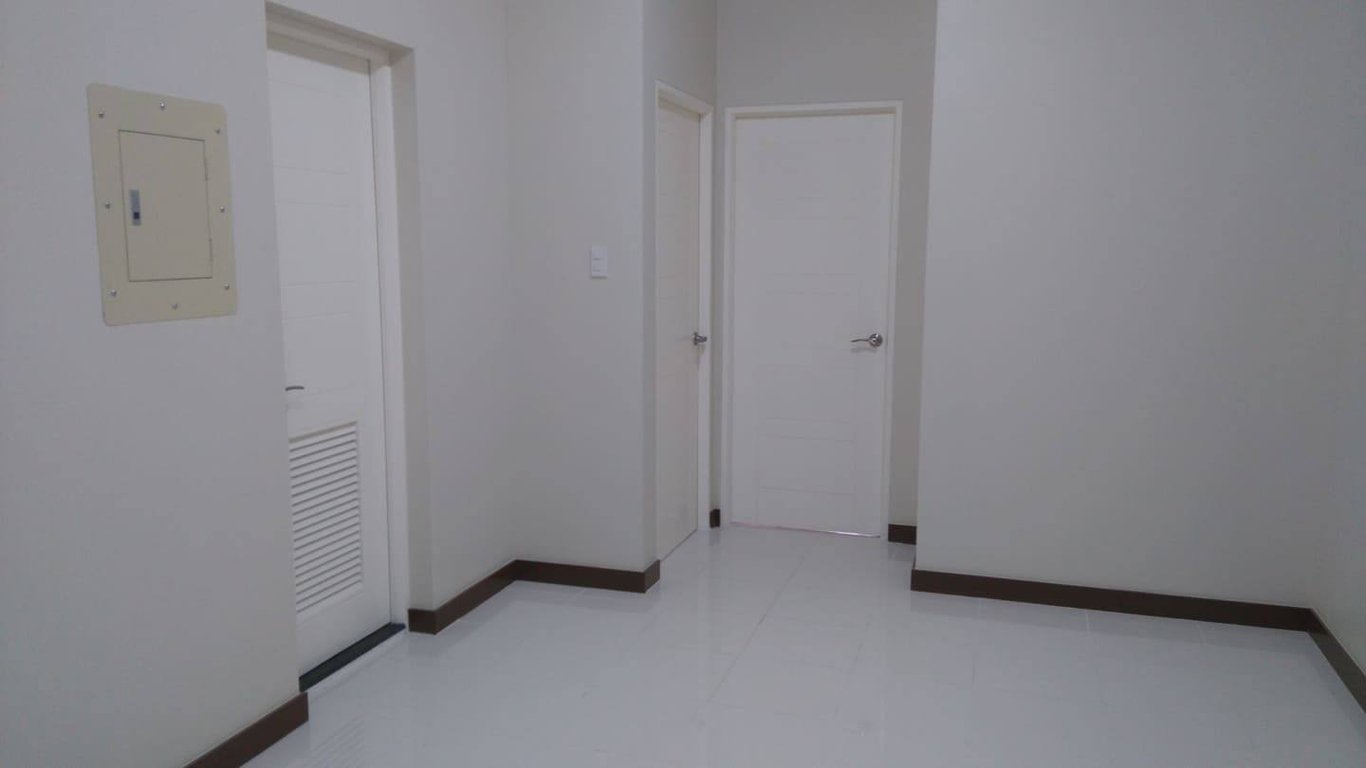 Premium 2BR Penthouse Condo for Sale in Sheridan Towers Facing BGC Skyline | DMCI Homes — Pasig photo 3