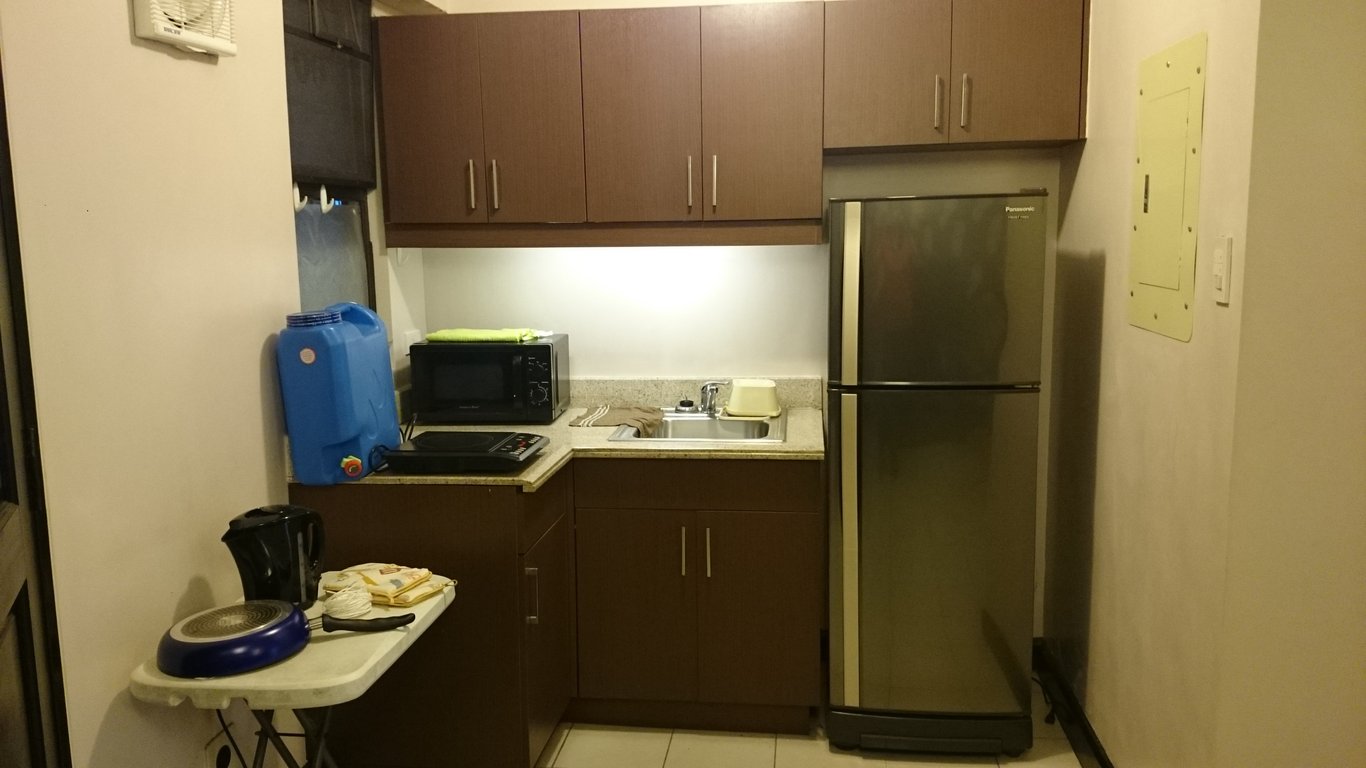 2BR Condo with Parking in Riverfront Residences Pasig | DMCI Homes | Murray Building — Pasig photo 9