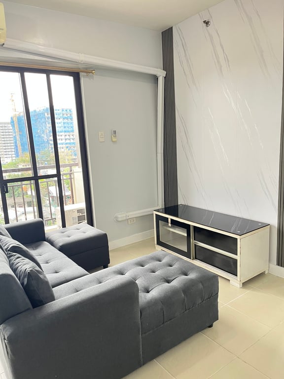 2 Bedroom End Unit for Sale in Arista Place Parañaque — Parañaque photo 8