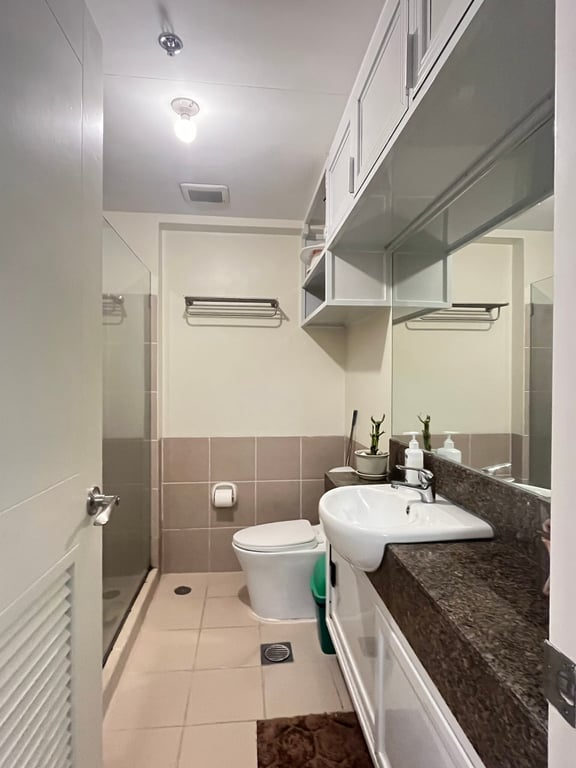 FOR SALE!!! 2 Bedroom Unit - Fully Furnished, Atrium Level, Korean Cut in Prisma Residences Pasig City — Pasig photo 8