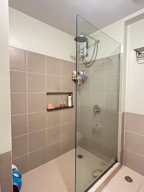 FOR SALE!!! 2 Bedroom Unit - Fully Furnished, Atrium Level, Korean Cut in Prisma Residences Pasig City — Pasig photo 9