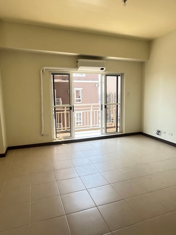 3BR PENTHOUSE UNIT with PARKING for SALE at BRIXTON PLACE Kapitolyo Pasig City — Pasig photo 3