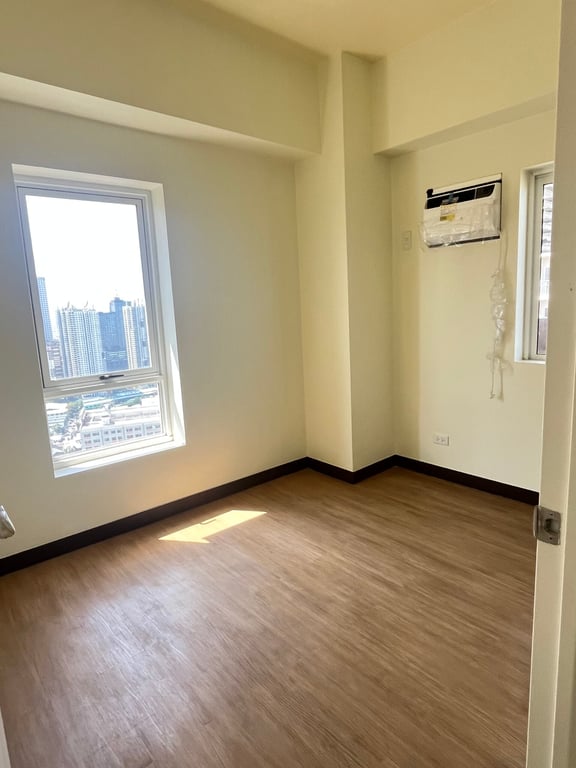 3BR PENTHOUSE UNIT with PARKING for SALE at BRIXTON PLACE Kapitolyo Pasig City — Pasig photo 6