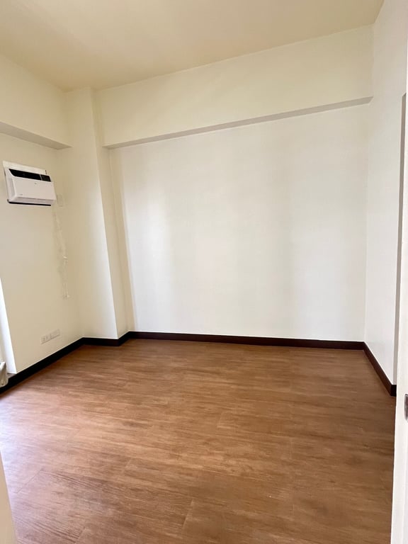 3BR PENTHOUSE UNIT with PARKING for SALE at BRIXTON PLACE Kapitolyo Pasig City — Pasig photo 7